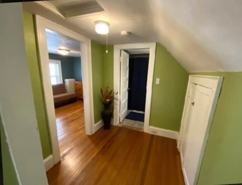 Building Photo - 74 Oak St