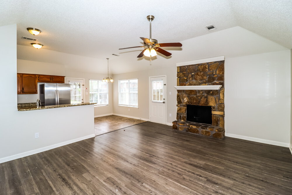 Building Photo - 7001 Bellevue Trce