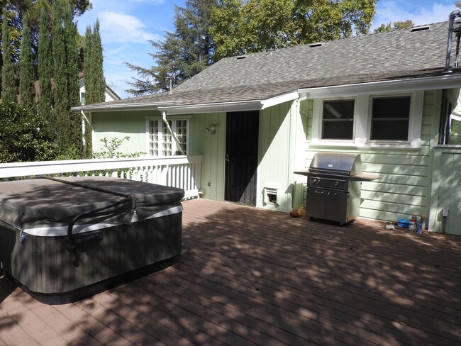 Building Photo - Beautiful home in Historic Folsom!