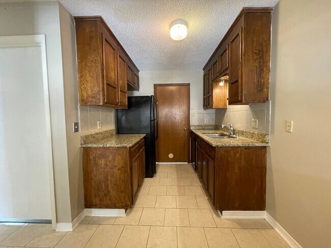 Building Photo - Townhouse: Old Jefferson