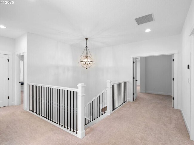 Building Photo - 9010 SW Inez St