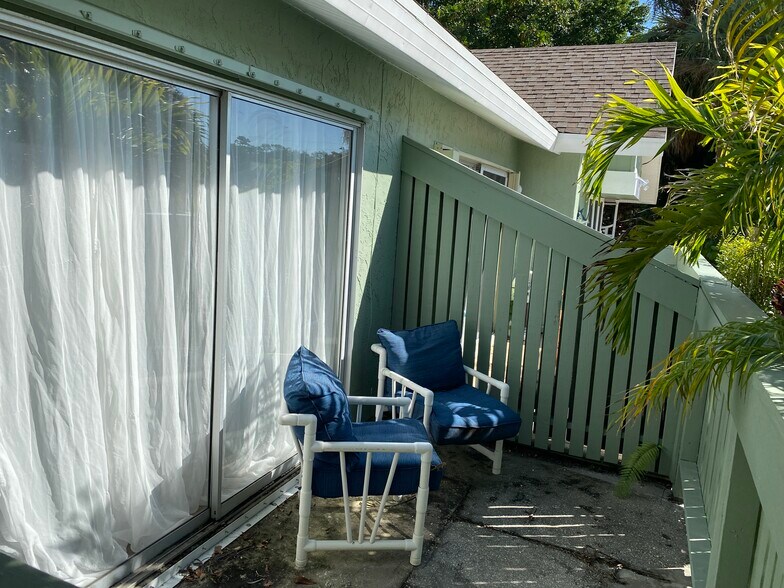 Building Photo - 1781 SE Linpark Ct