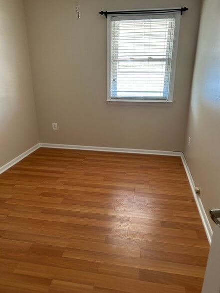 Building Photo - 8124 Ryers Ave