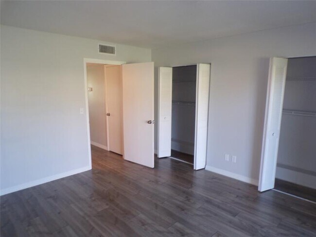 Building Photo - 106 Spring Lake Ct