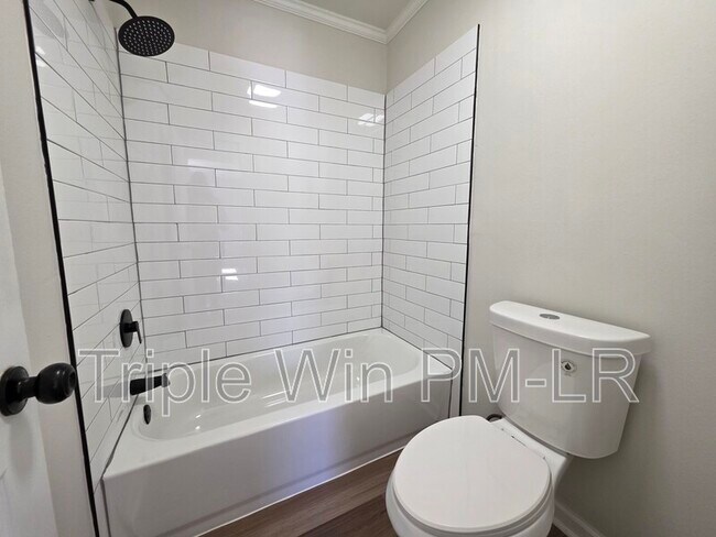 Building Photo - 1413 Nannette St