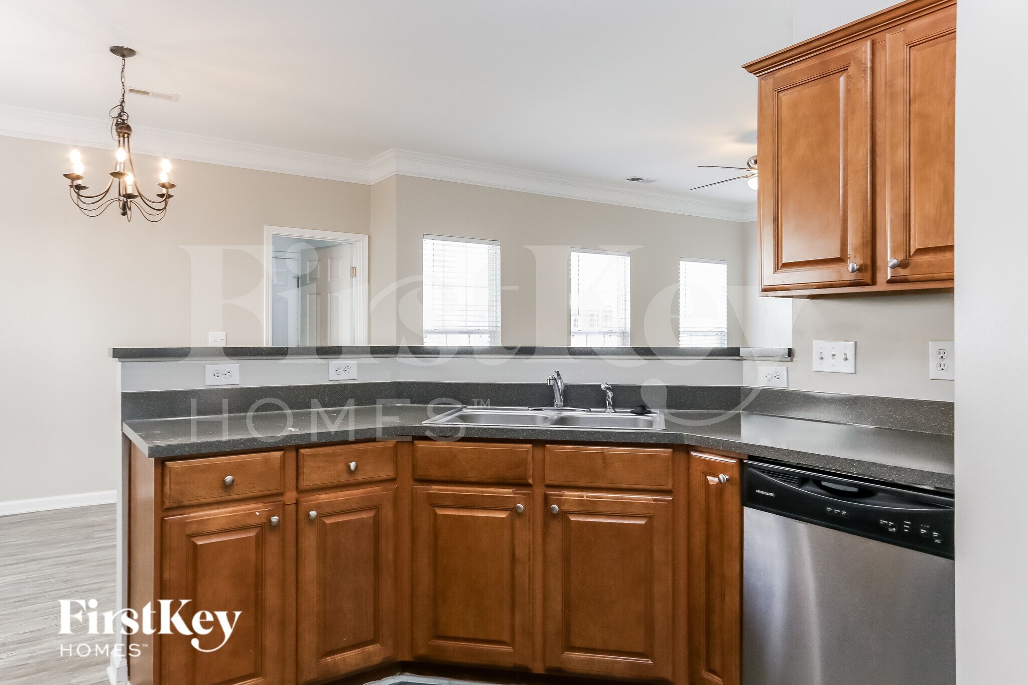 Building Photo - 11701 Kingsley View Dr