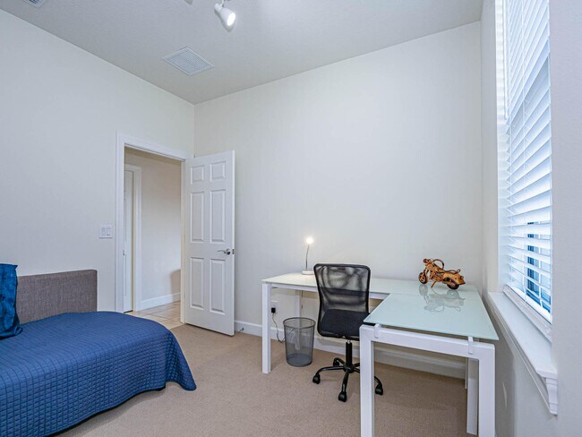 Building Photo - 5163 Longhorn Dr