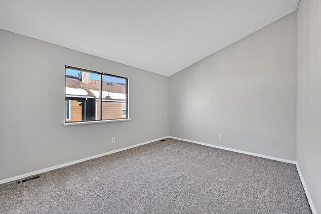 Building Photo - $1,650  2-Bed, 2 Bath Townhouse with Charm...