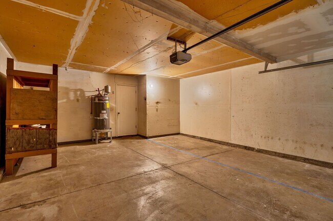 Building Photo - 3 Bedroom Home with Fireplace and LVP Flooring & 2-Car Garage!