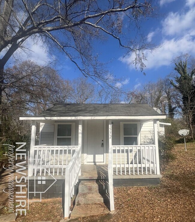 Building Photo - 1572 Farley Ave