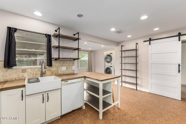 Building Photo - 2724 N 25th St