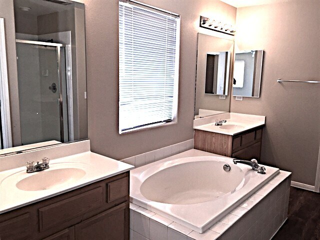 Building Photo - 8440 Walker Gardens Pl