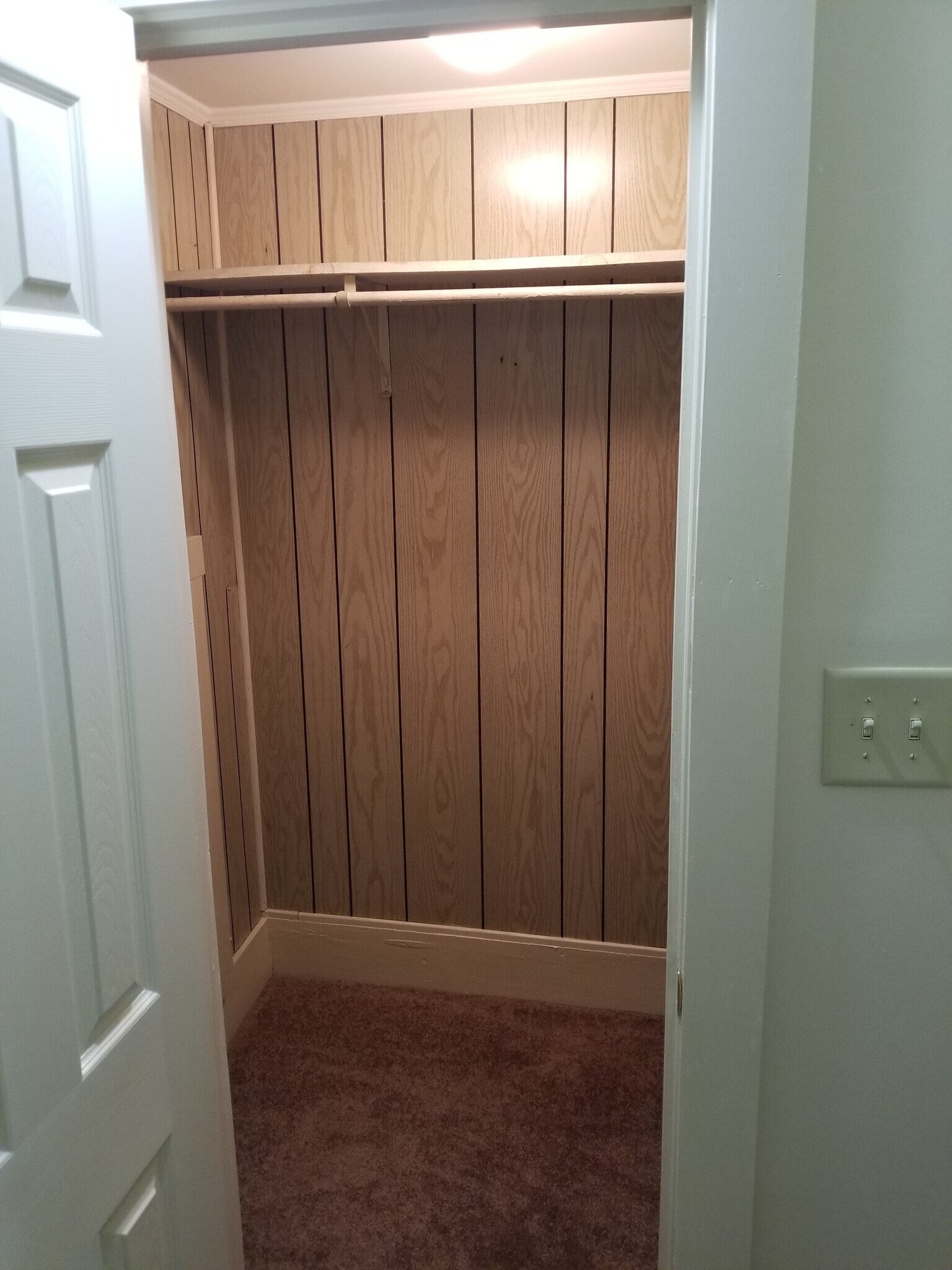 Closet - 353 N State St