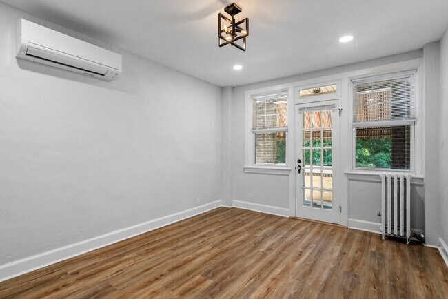 Building Photo - Completely renovated in Ghent
