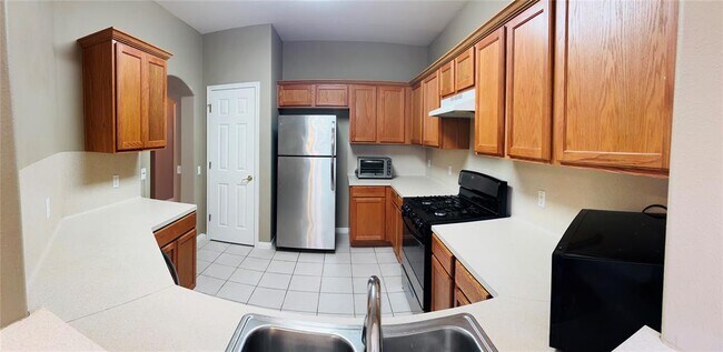 Building Photo - 5624 Toscana Ave
