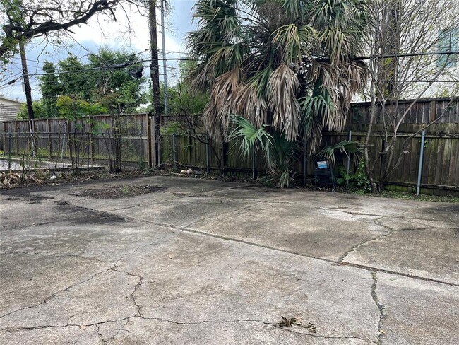 Building Photo - 1939 Richmond Ave.