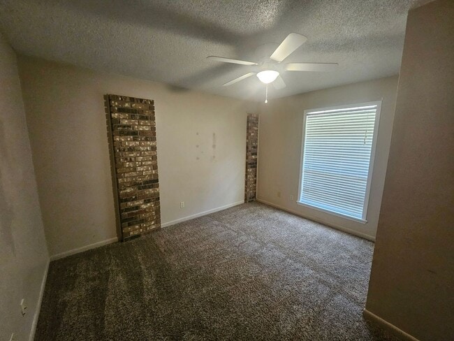 Building Photo - 110 Kimberly Dr