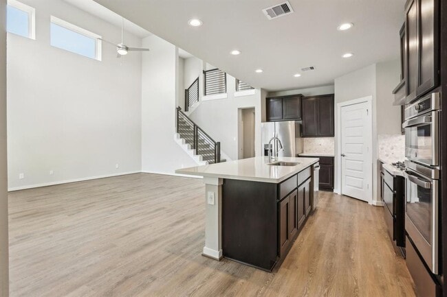 Building Photo - 29211 Pikes Peak Dr