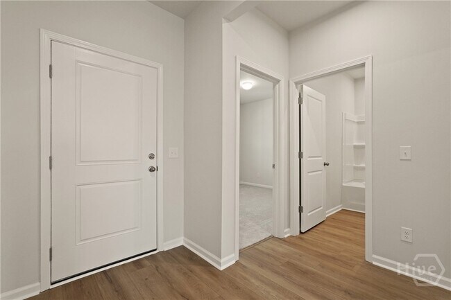 Building Photo - 251 Shade Tree Dr
