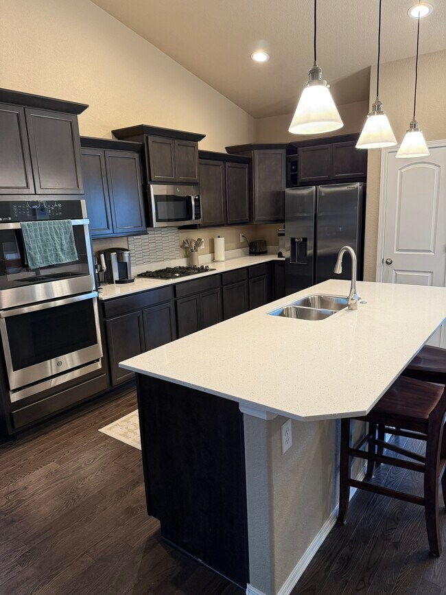 Building Photo - 9958 Golf Crest Dr