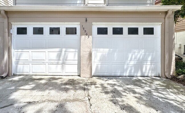 Building Photo - 13963 Lake Point Dr