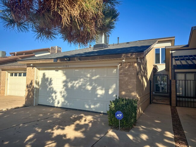 Primary Photo - Adorable Townhome near Shadow Hills!