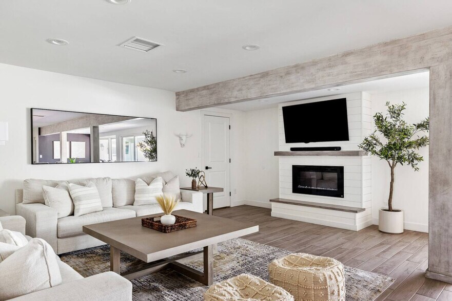 Primary Photo - 3038 N 81st Pl
