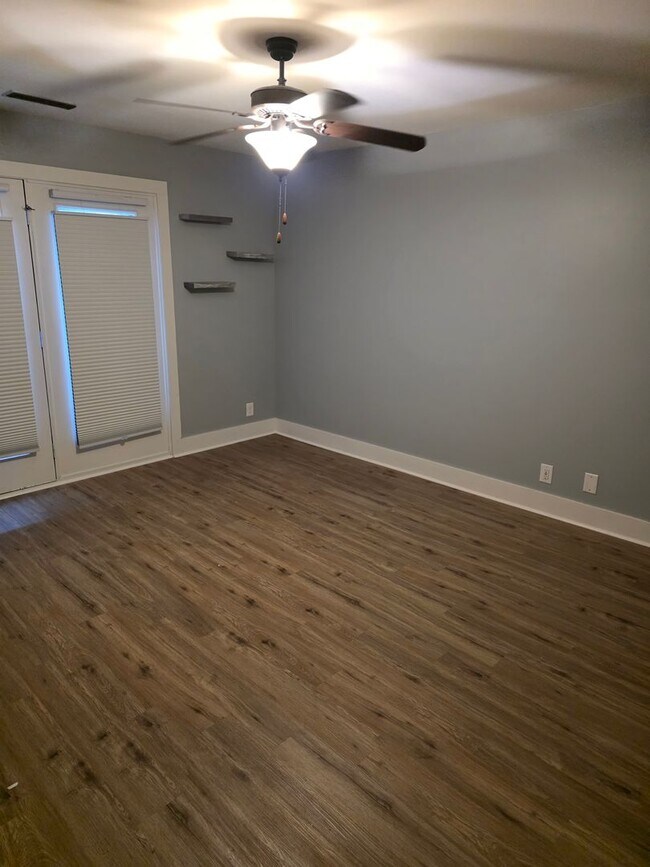 Building Photo - Large 3 Bedroom Townhouse in South Nashville