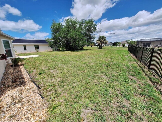 Building Photo - 25324 Lychee Ct