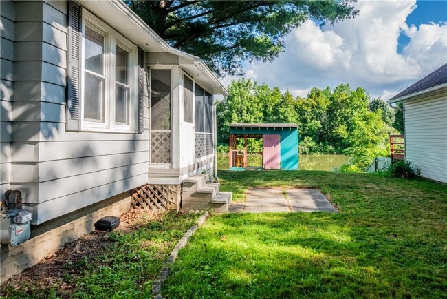 Building Photo - 202 River Meadow Dr