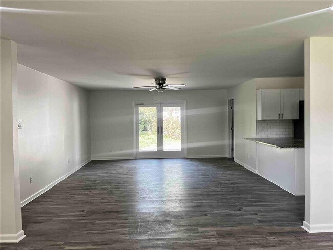 Building Photo - 8106 Mullins Dr