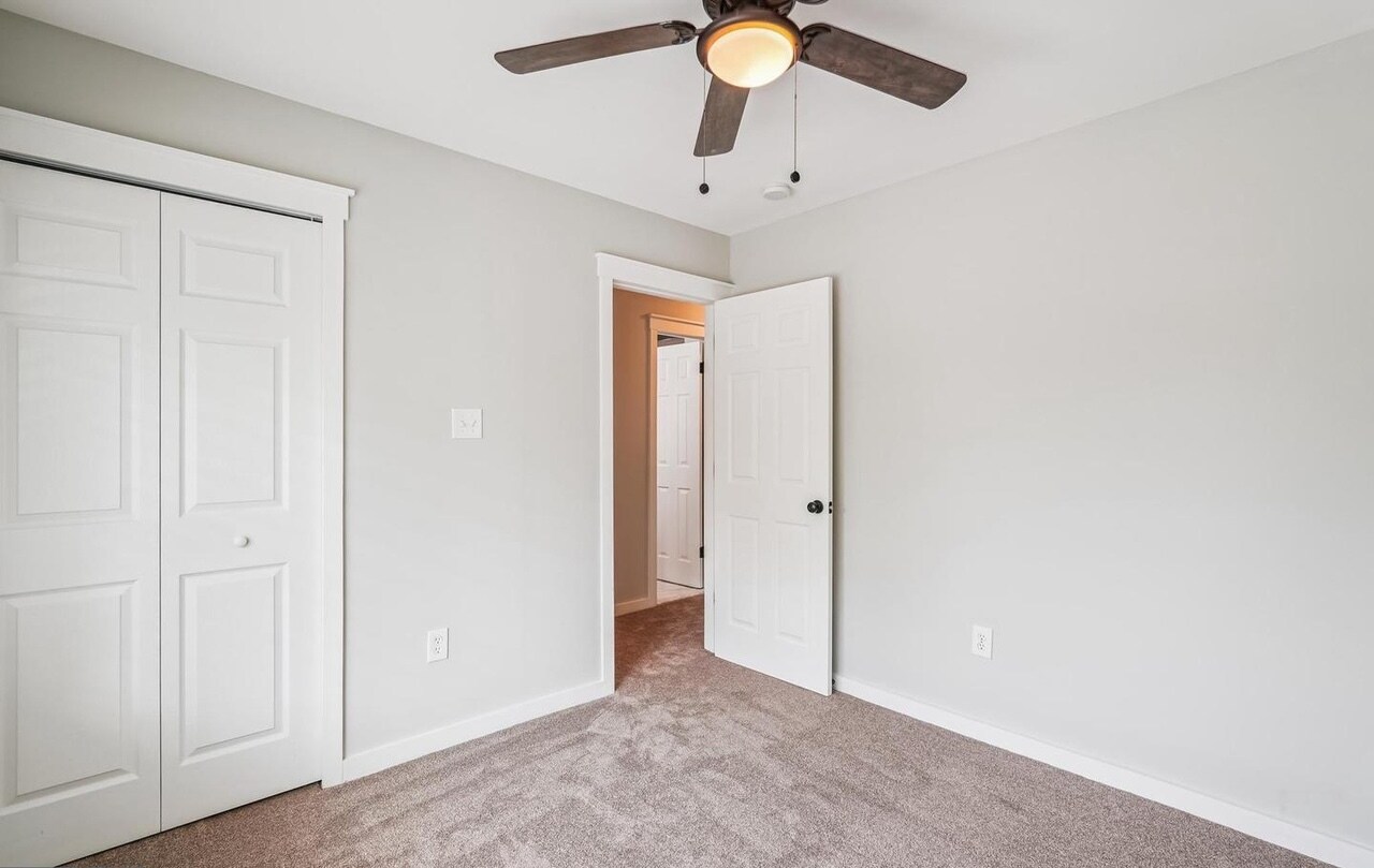 Building Photo - 276 W Meadowland Ln