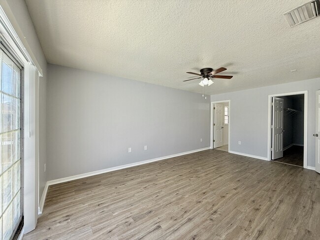 Building Photo - 10325 Boyette Creek Blvd