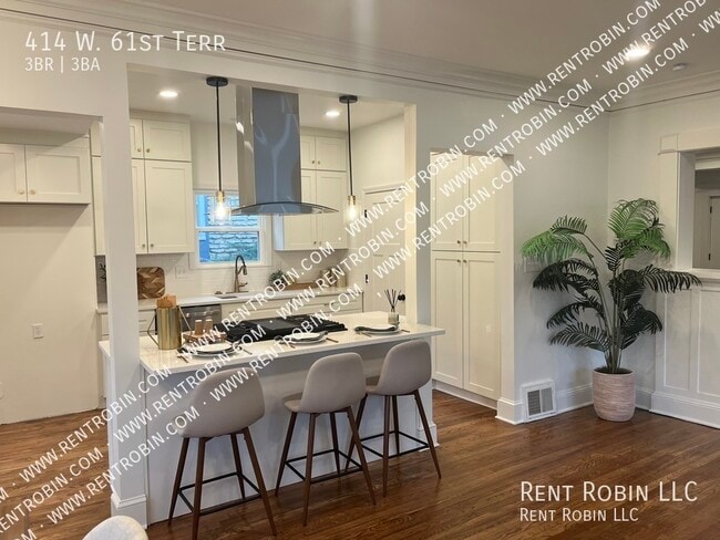 Building Photo - 414 W 61st Terrace