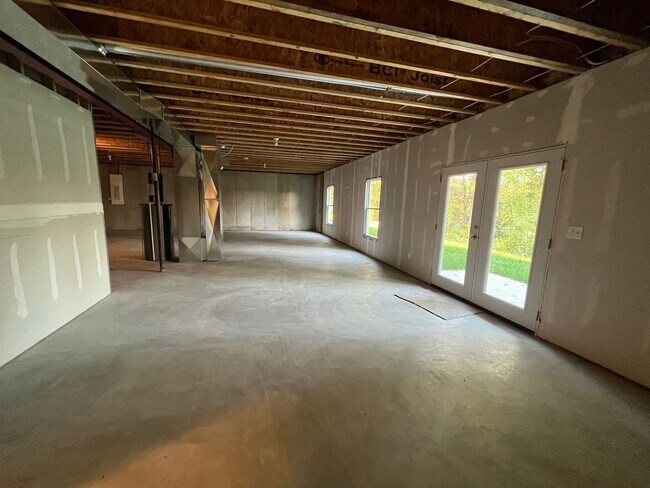 Building Photo - 192 Oak Hl Holw