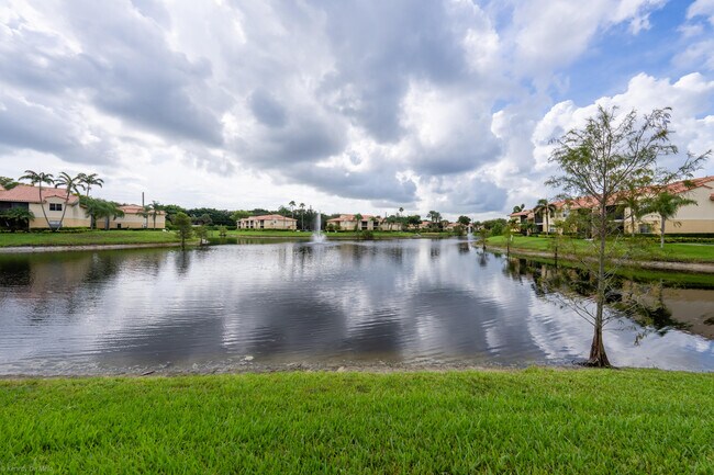 Building Photo - 1247 SW 46th Ave