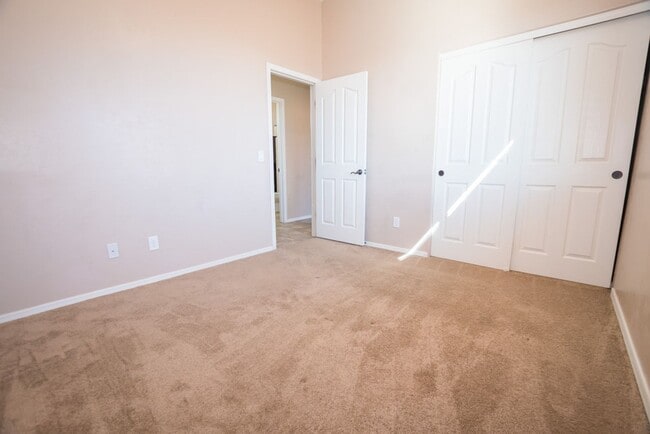 Building Photo - Beautiful Custom Home with 4 Bedrooms, 2 Bath, 3 Car Garage, Central A/C