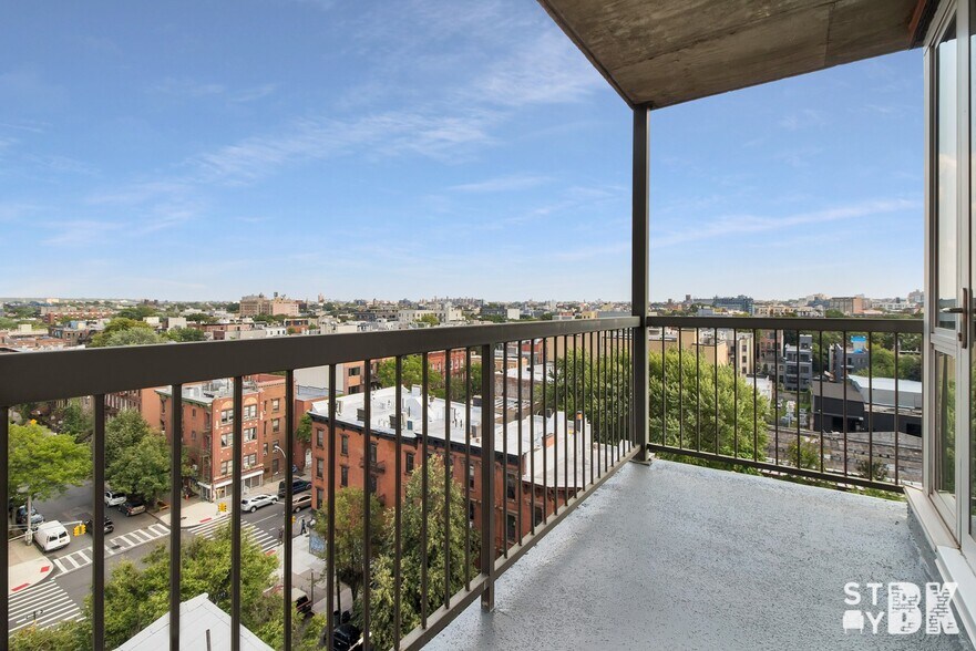 Building Photo - 333 Greene Ave