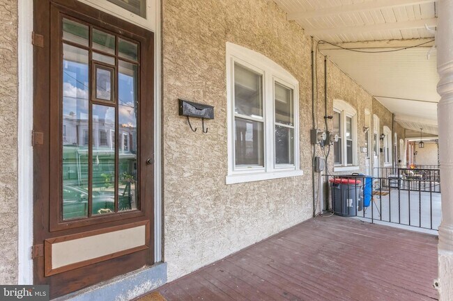 Building Photo - 427 Ripka St