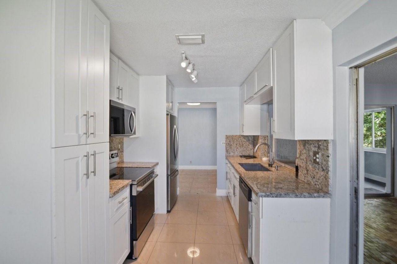 Building Photo - 3002 NW 48th St