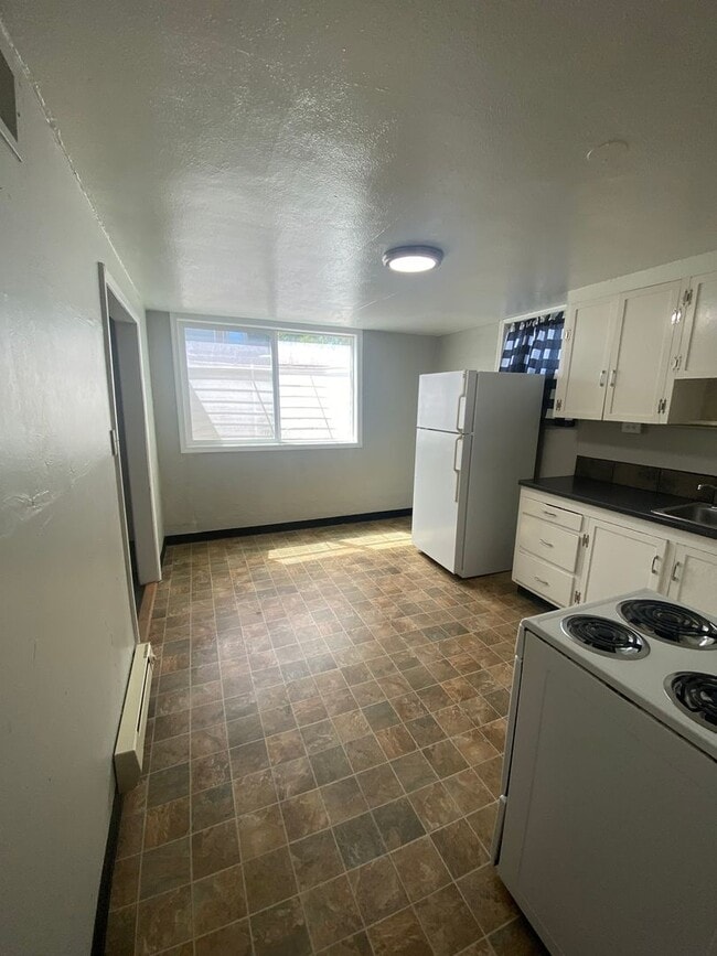 Building Photo - 303 Ivy St