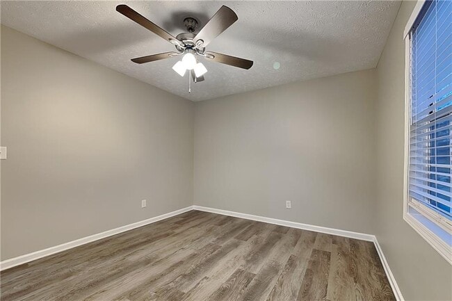 Building Photo - 1570 Rose Pointe Dr