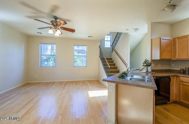 Building Photo - 947 W Wendy Way