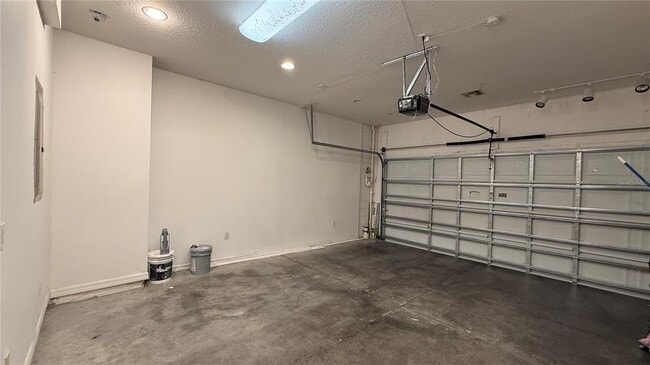 Building Photo - 2381 Seven Oaks Dr