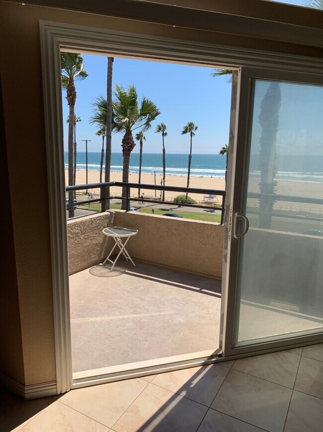 Building Photo - 1200 Pacific Coast Hwy