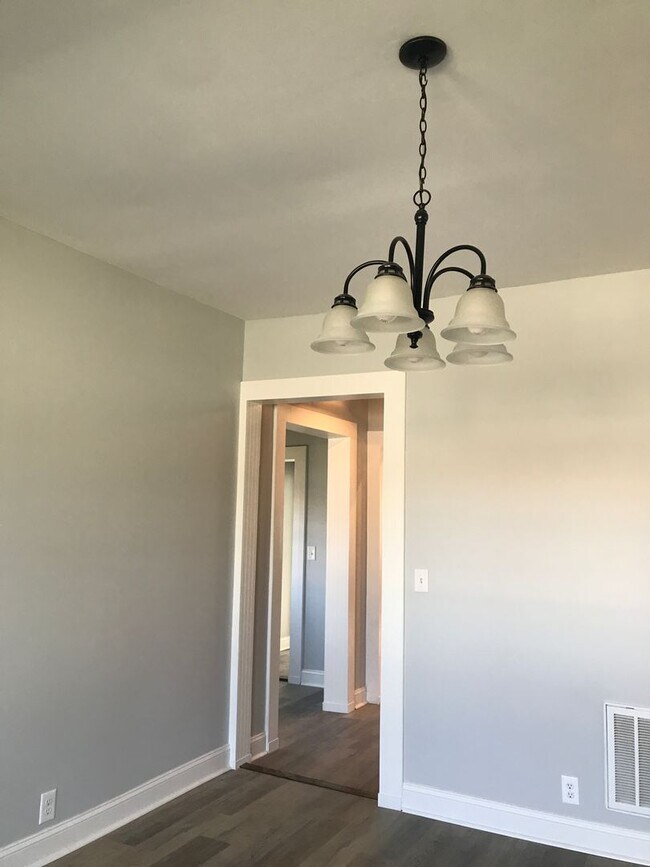 Building Photo - 1001 S 8th St