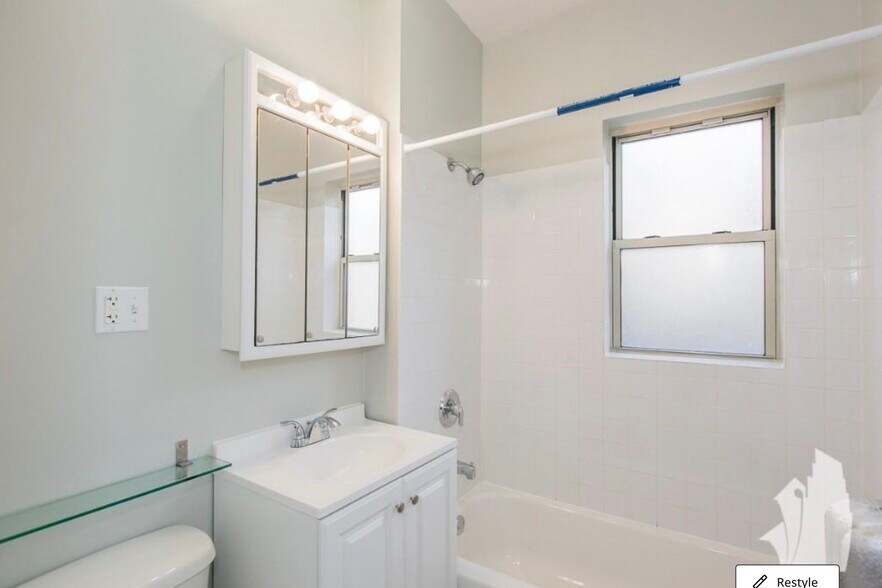 Building Photo - 1912 W Winona St