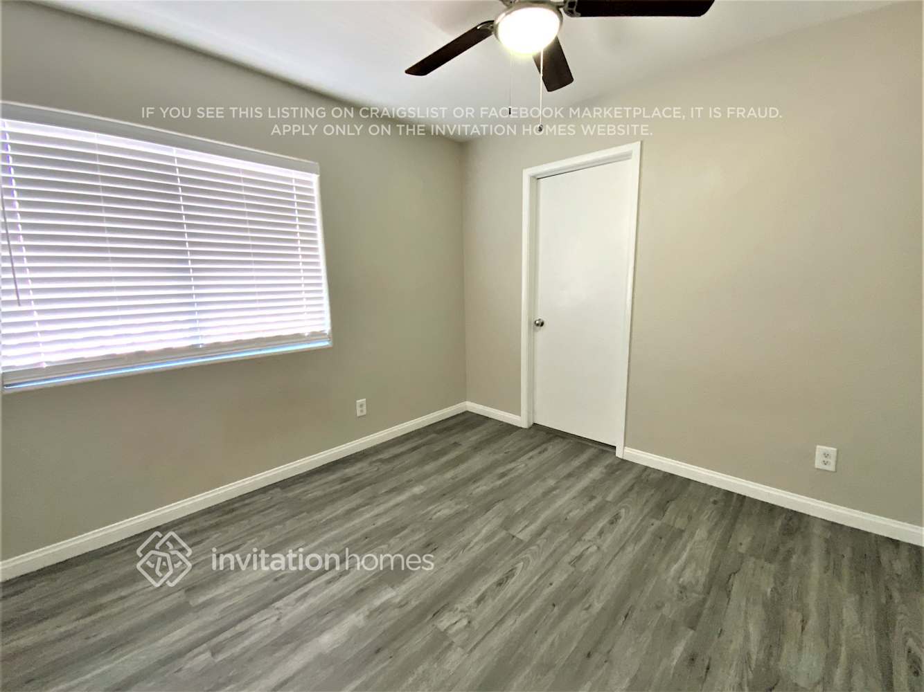Building Photo - 1221 Taramar St