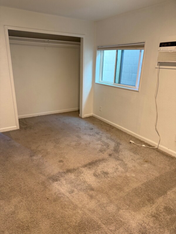 Building Photo - 6563 Brentwood Blvd