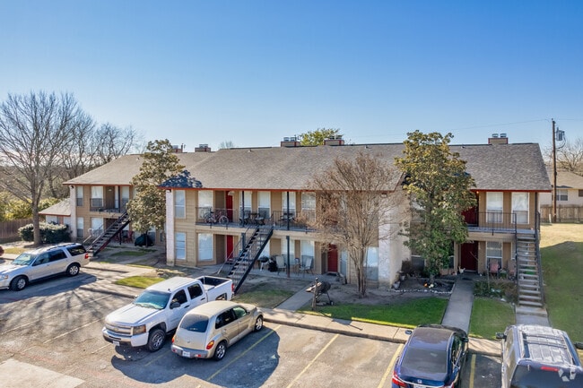 Primary Photo - La Rue Condominiums